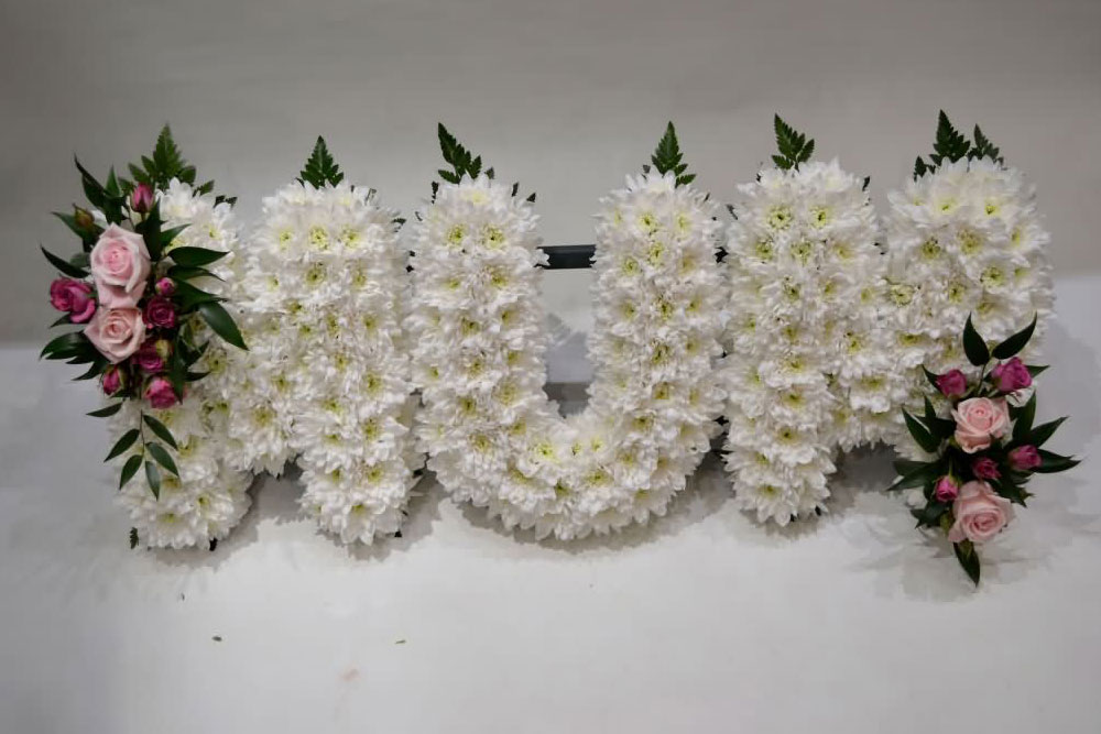 DELIVERING FRESH FLOWERS AND PLANTS LONDON AND NATIONWIDE